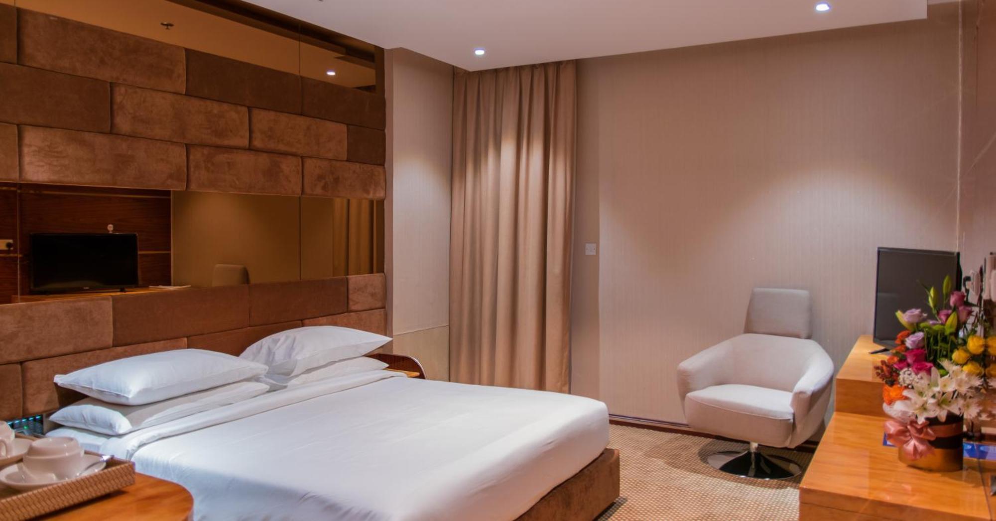 City Park Hotel Apartments Маскат Экстерьер фото
